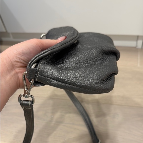 Roots Genuine Leather Gray Shoulder Bag - Picture 5 of 5